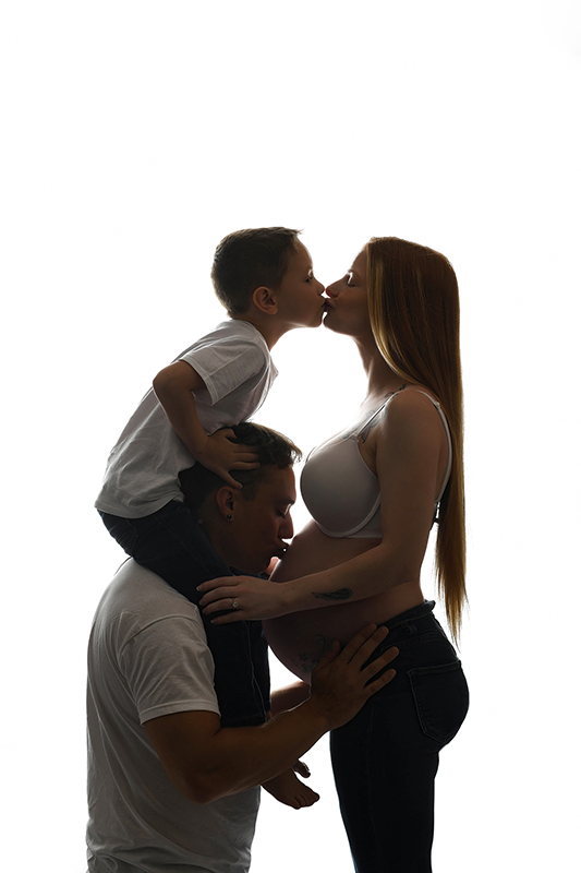 family pregnancy photoshoot